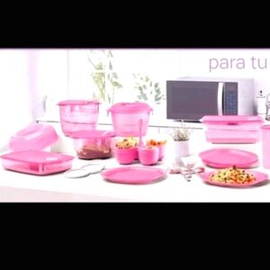 Tupperware pink set